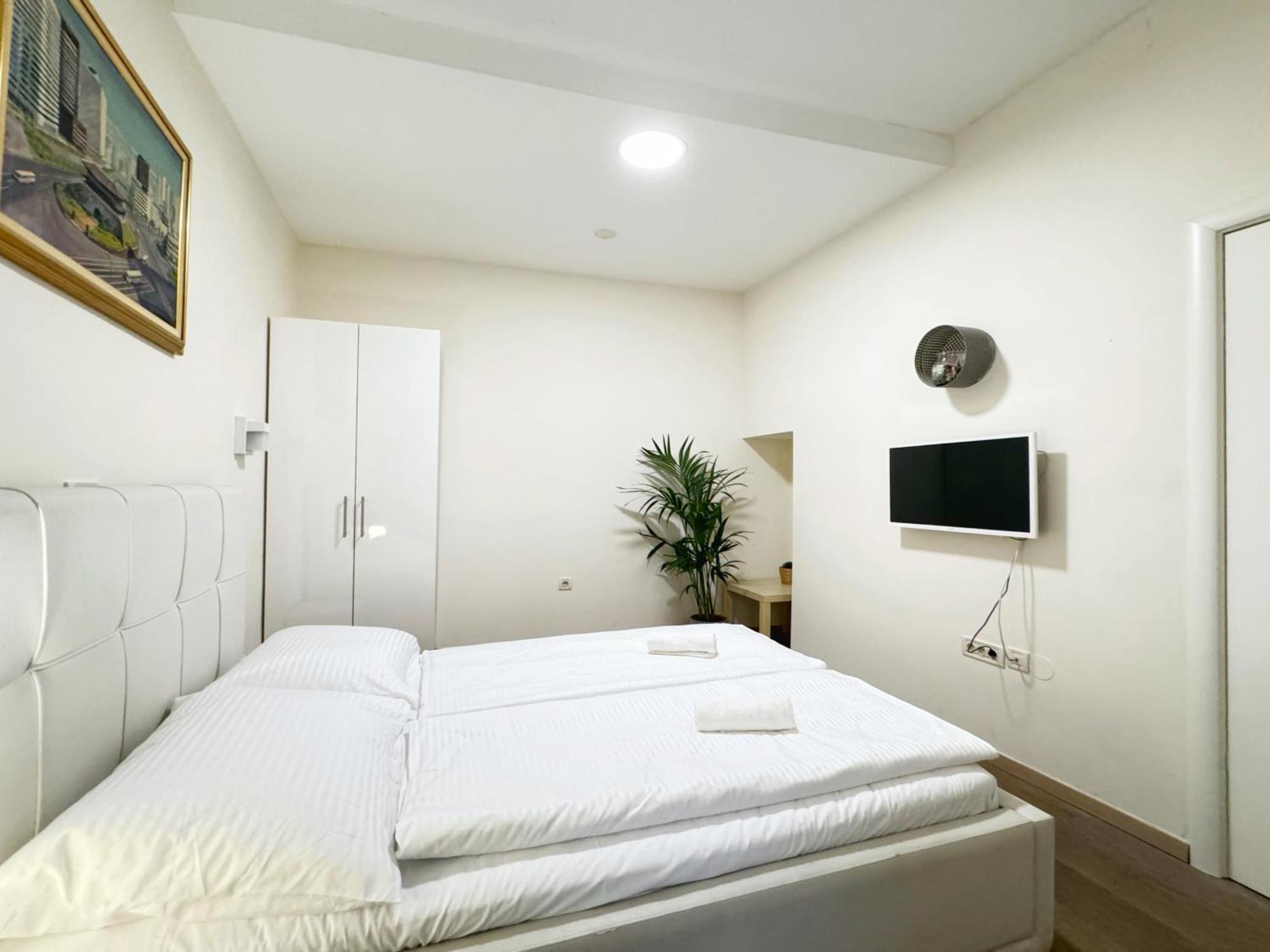 Apartman Flex Selfcheckins 125 - - 4 Bedrooms - Centre - Parking *